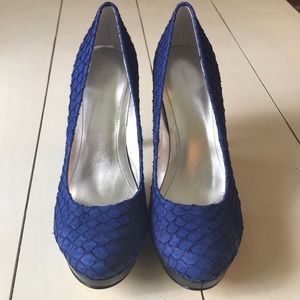 NWOT Calvin Klein Kendall Cobalt Blue heel 7.5